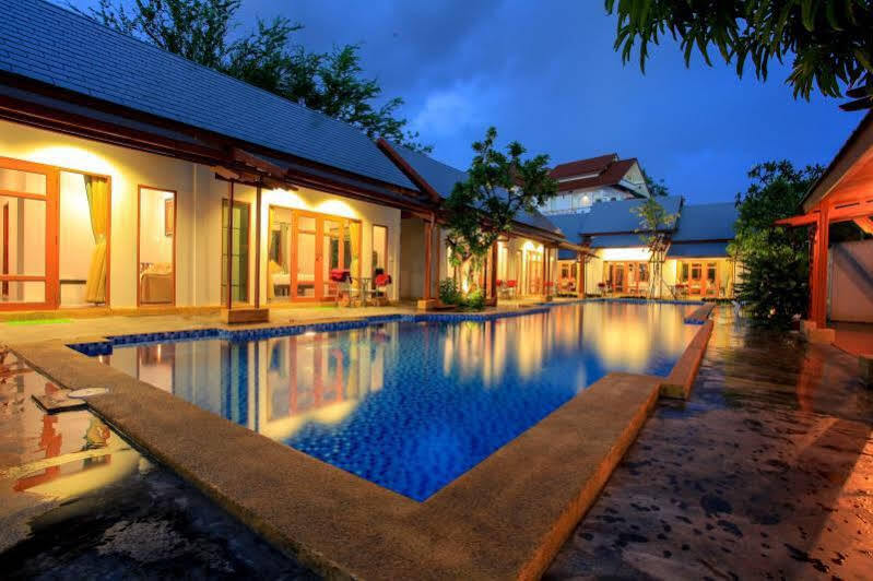 Resort Ardea Pool Amphawa