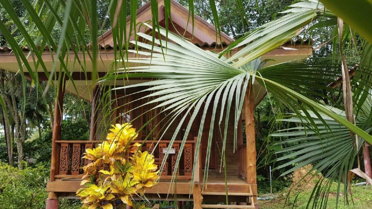 Coral Bay * Koh Jum