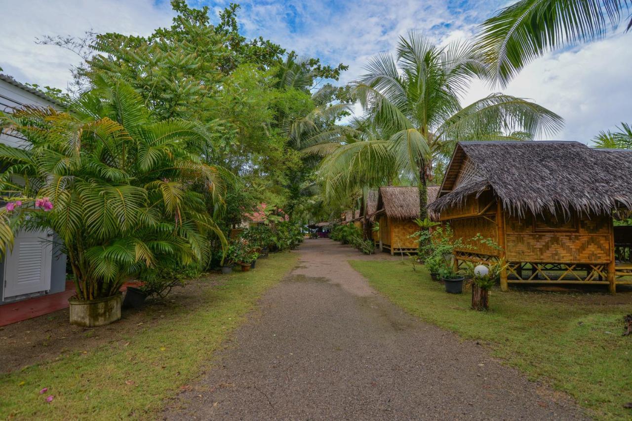 Bananas & Restaurant Resort Tha Lane Bay