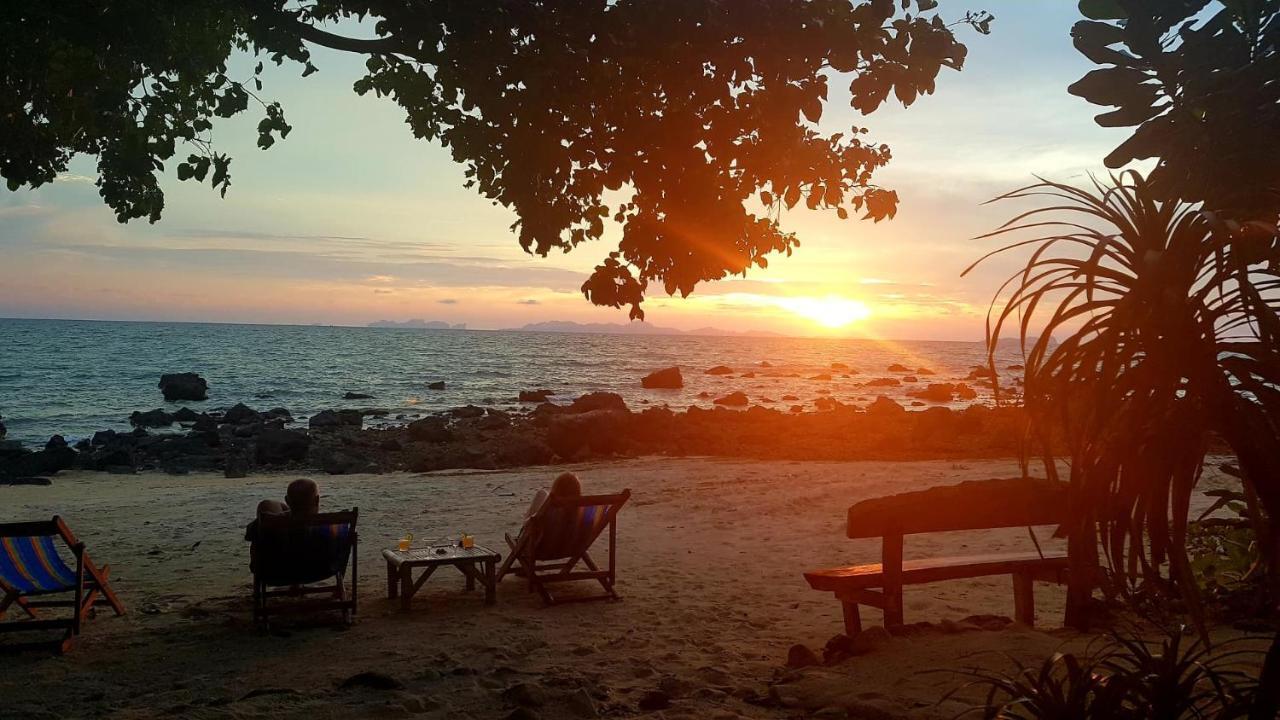 Coral Bay Koh Jum