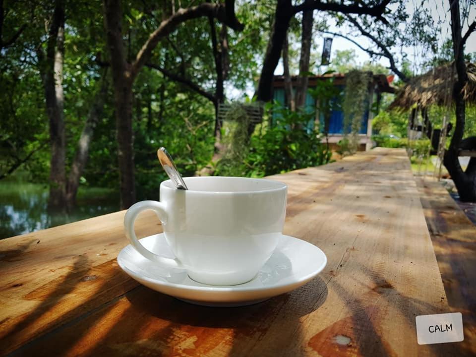 Resort Calm At Bangphat Bor Saen