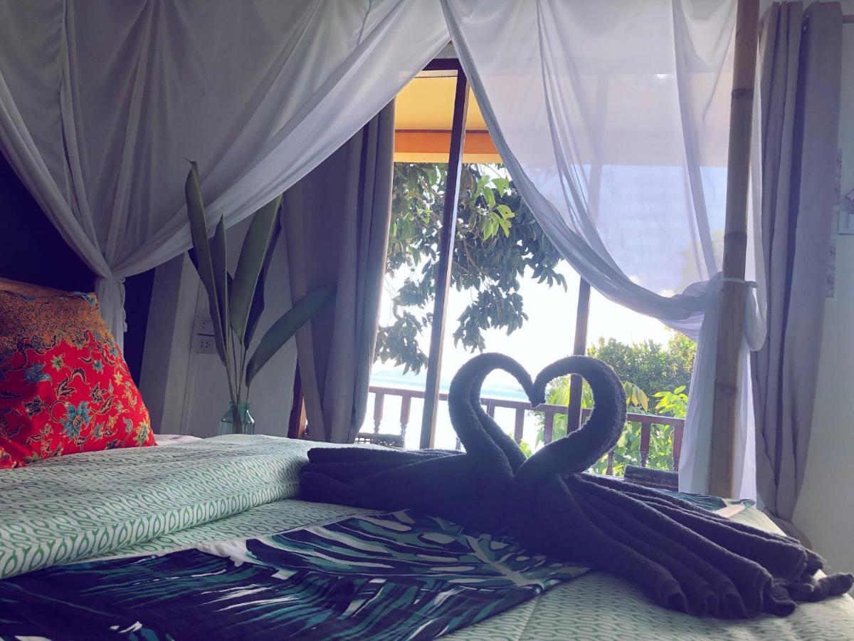 Adang Sea Eco-village Sunset Hotel 2*