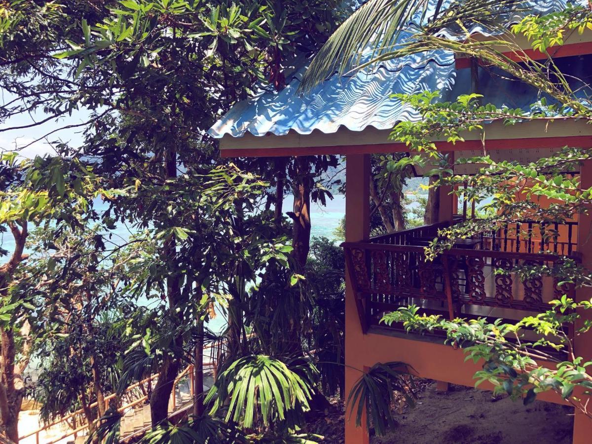 Adang Sea Eco-village Sunset Hotel 2*