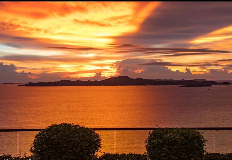 Apartamento The Peak Towers Pattaya