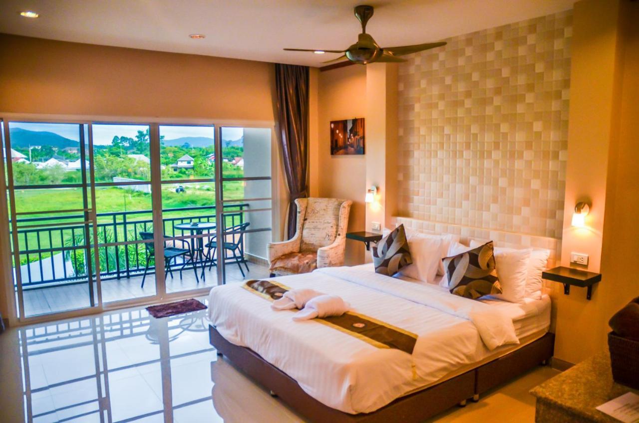 4 Palms Resort