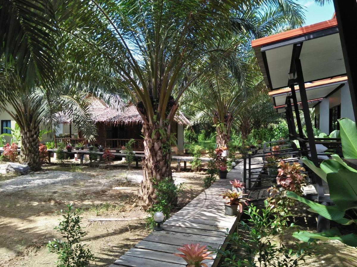 Khao Sok Resort *