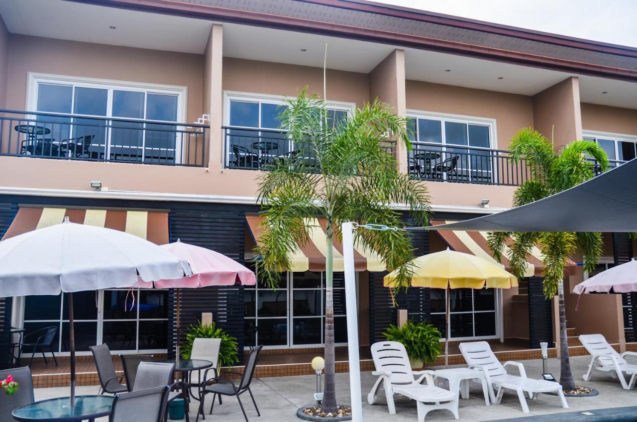 Resort 4 Palms