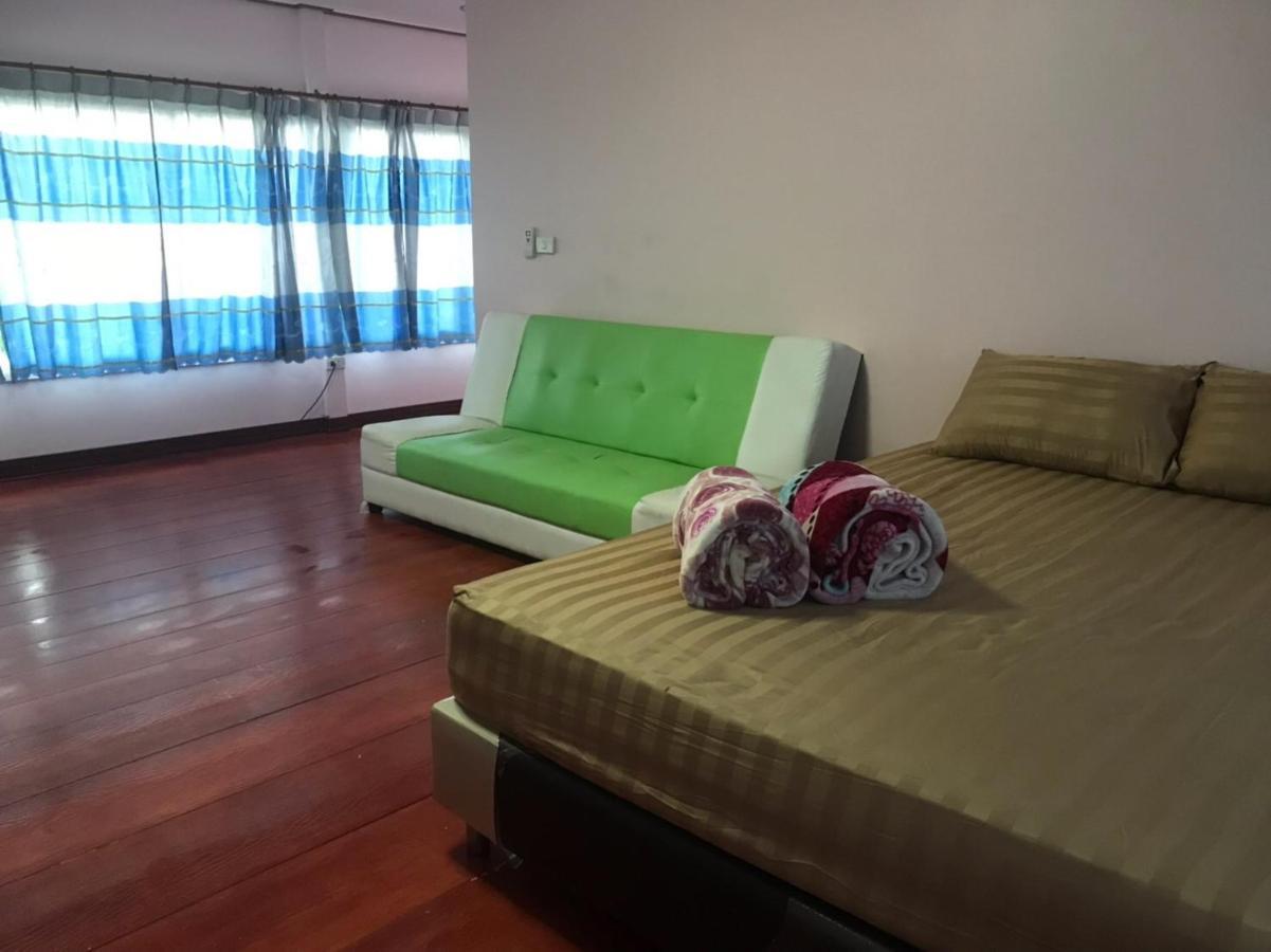 Resort บ้านเรือนไท Ban Ruenthai Muaklek Muak Lek