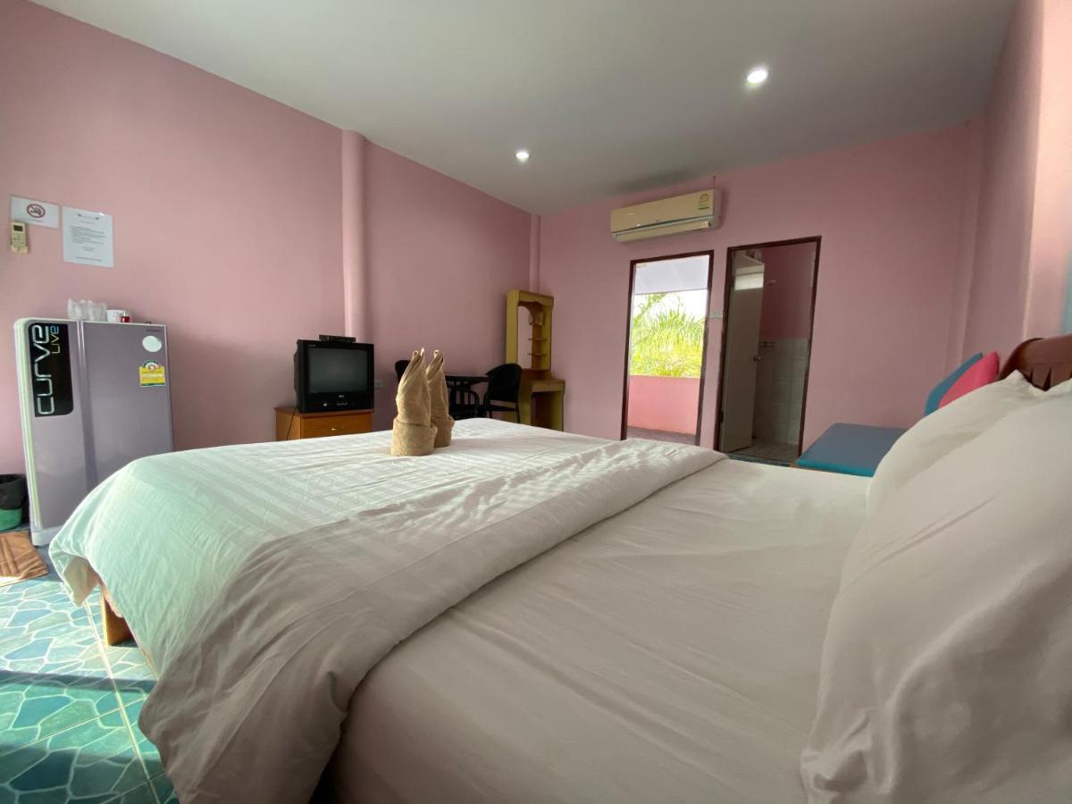 Phuttharaksa Resort Ko Lan