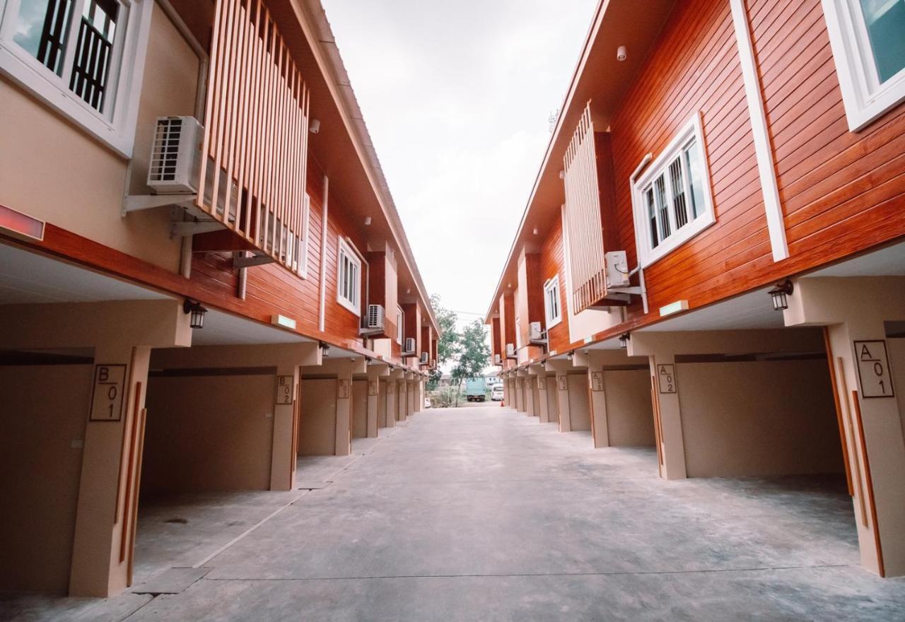 Tripletreesvillage