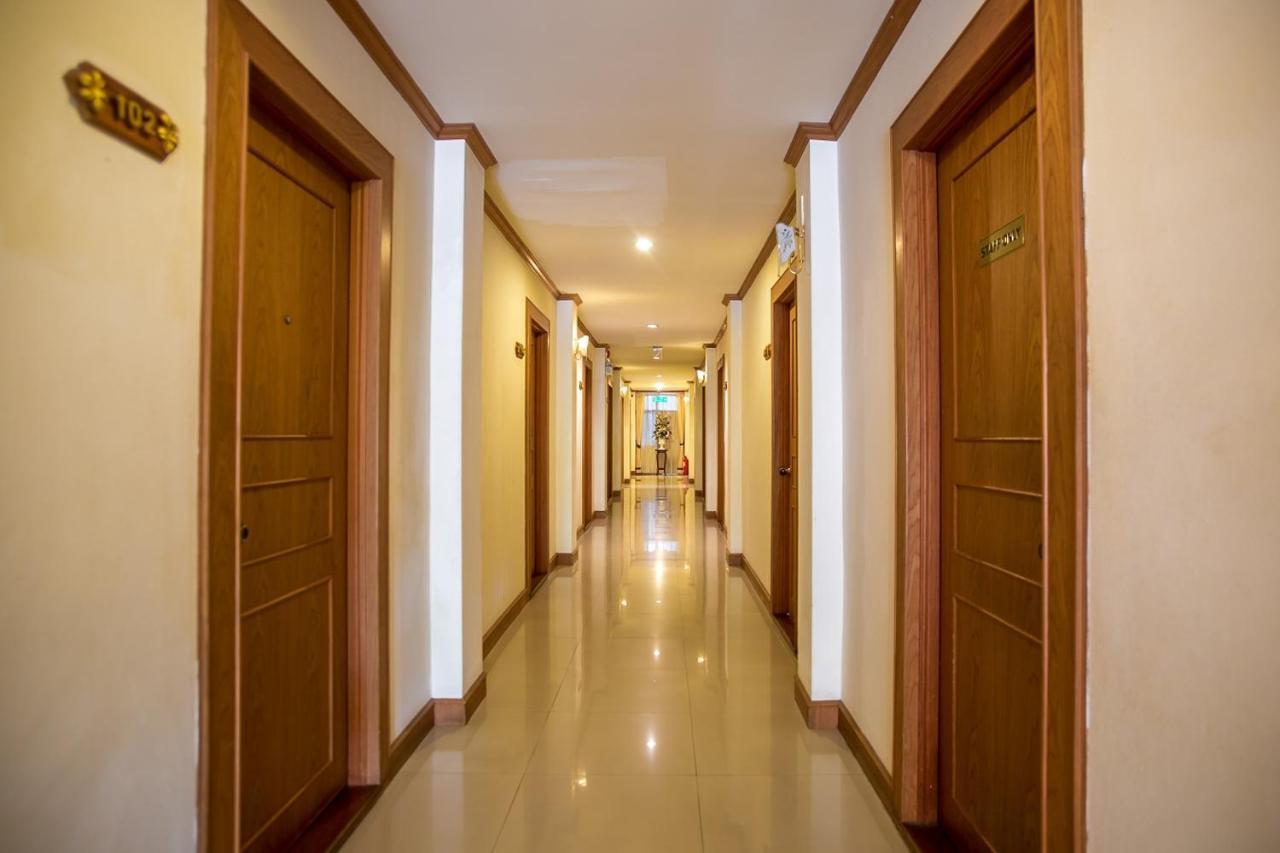 Village Hotel 3*