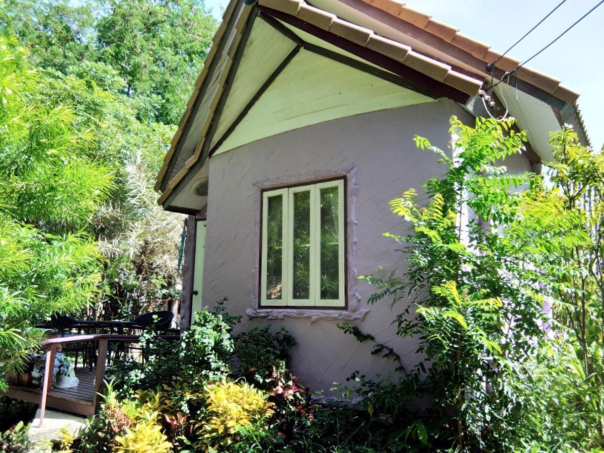 Ban Bang Bed & Breakfast Haad Chao Samran