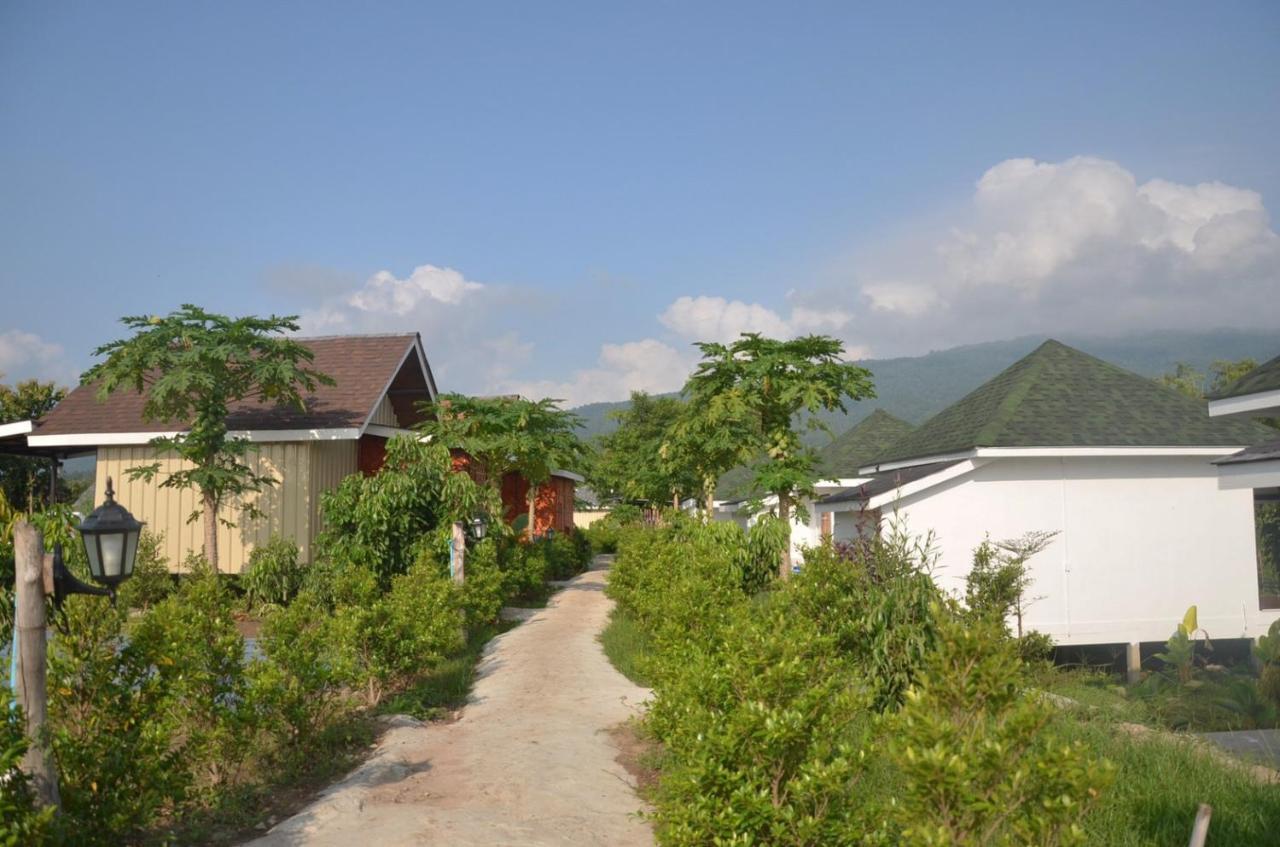 Resort Nok Chan Mee Na 3*