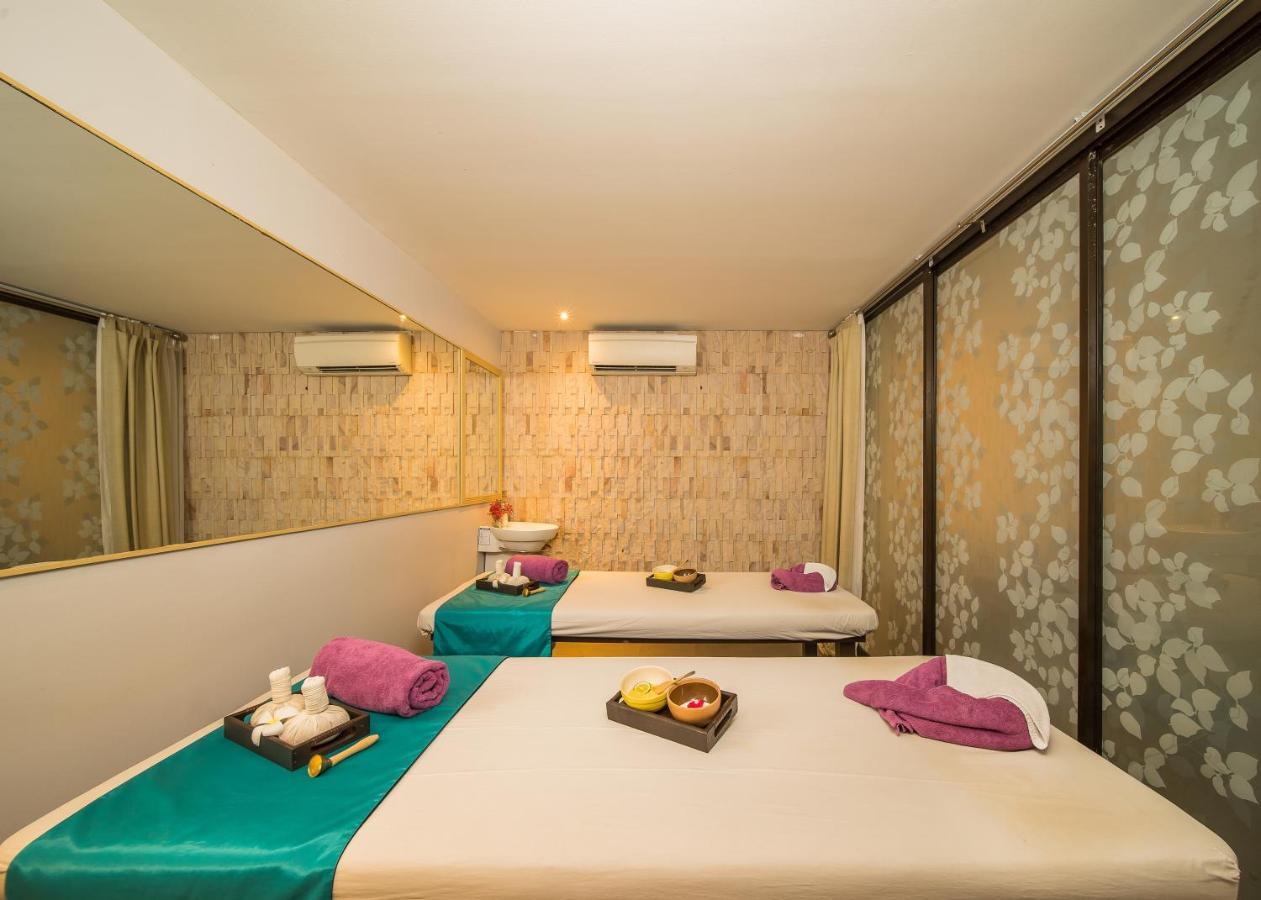 The Rock Beachfront 4*