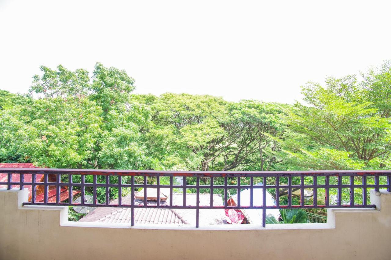 Oyo 384 Ban Sabaidee Hotel