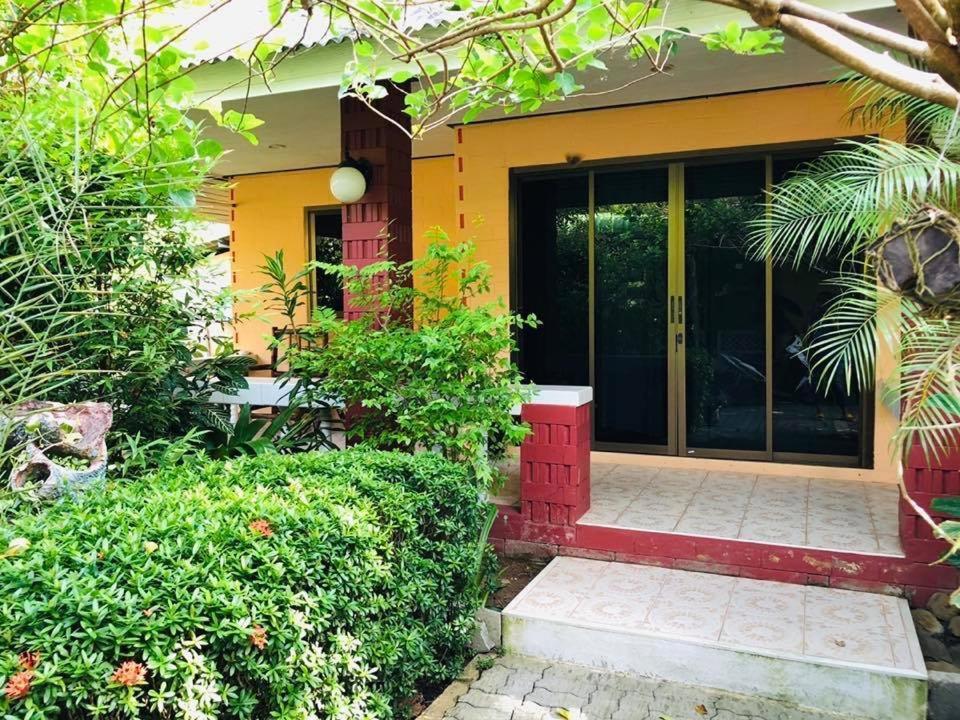 Guest house Khaolak Tusneem *