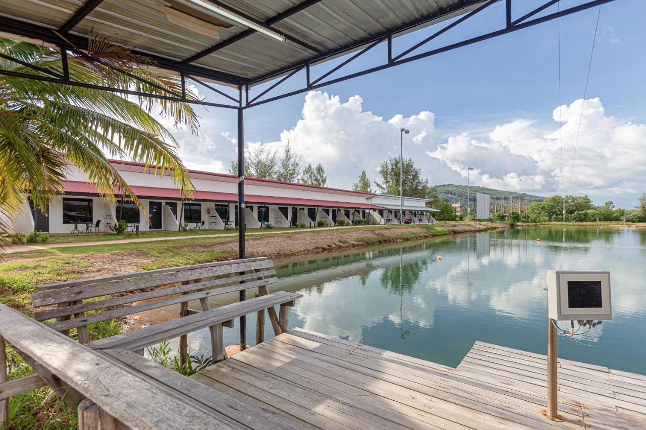 Oyo 433 Iwp Wake Park & 3* Mai Khao