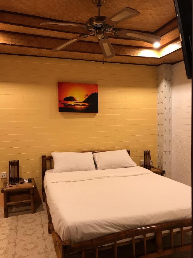 Khaolak Tusneem *