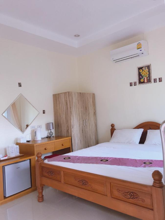 Khaolak Tusneem *