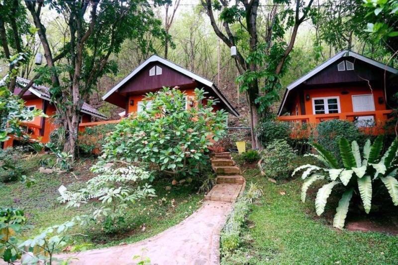 Resort Baan Suan Rojjana