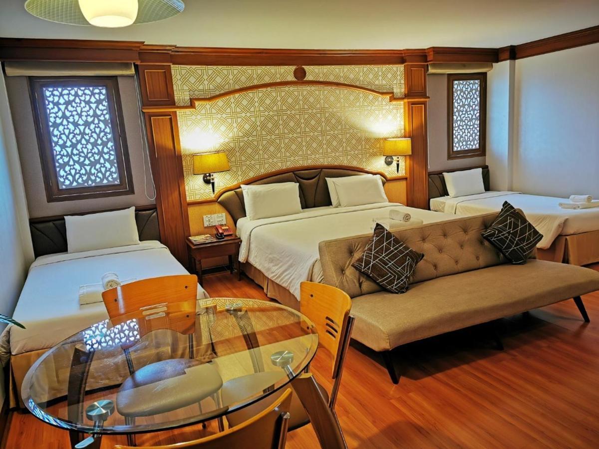 Sakol Hotel 3*