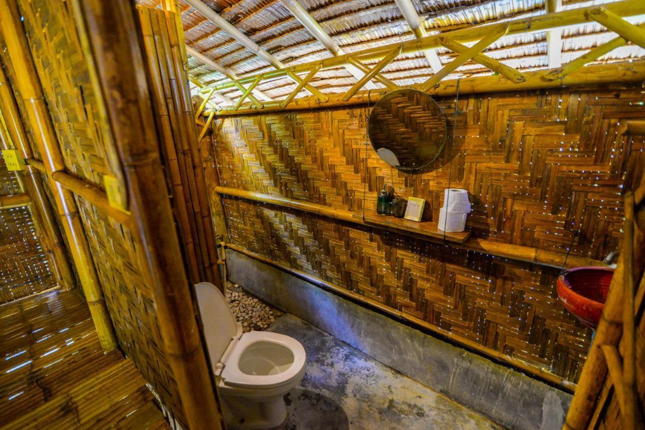 Bananas & Restaurant Resort Tha Lane Bay