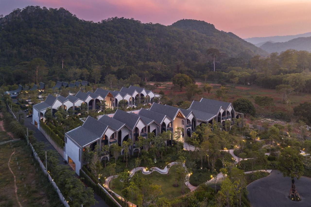 Labaris Khao Yai Mu Si