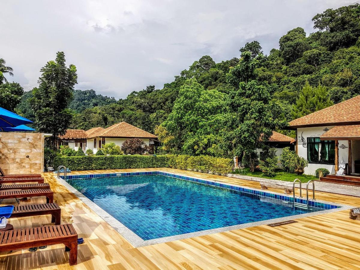 Paradise Resort