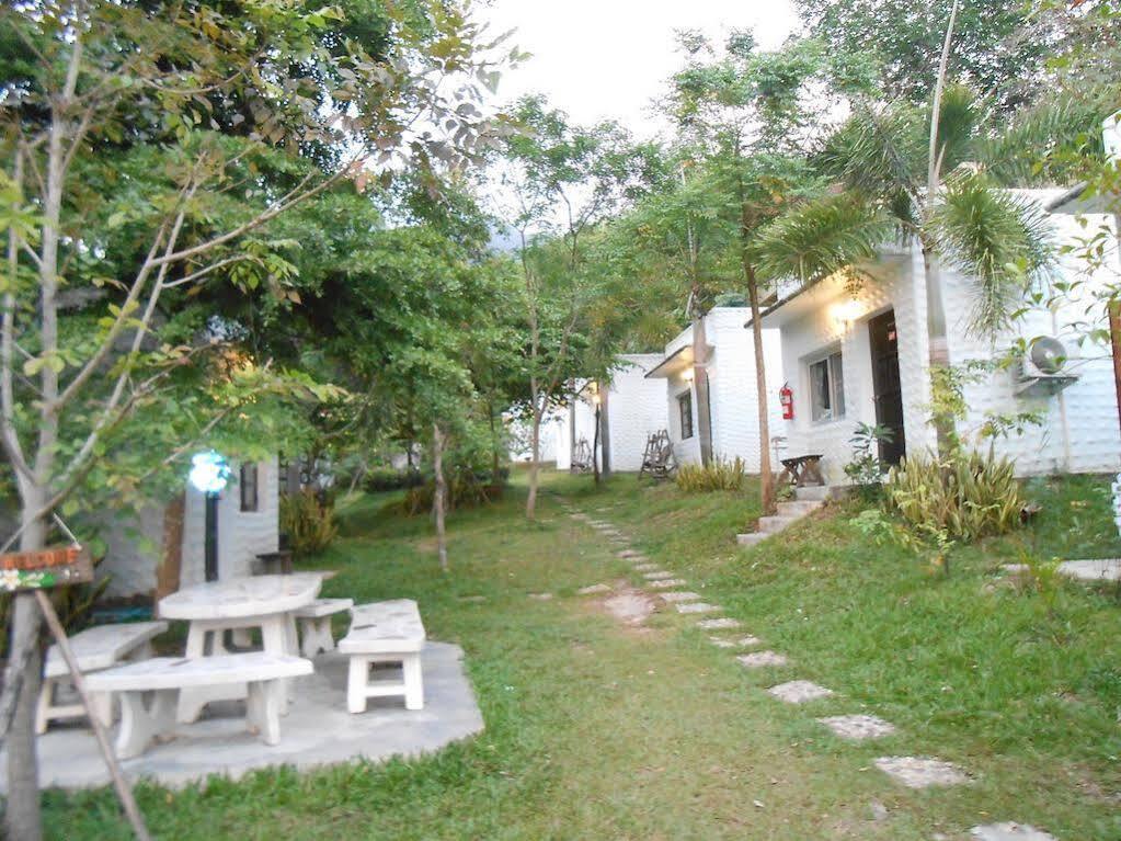 Baan Aunrak Resort