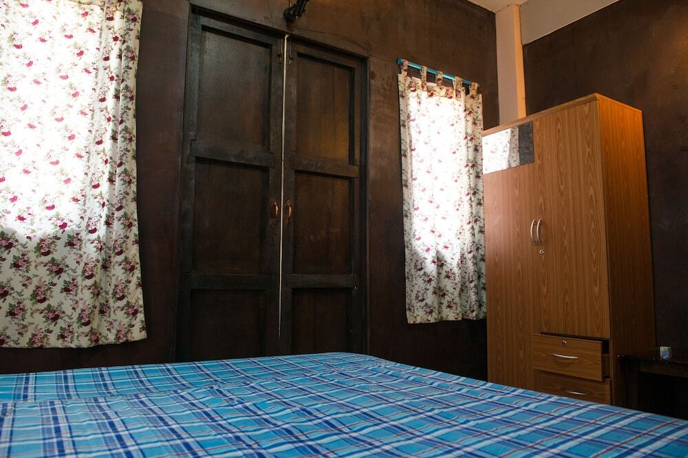 Station Hostel Baan Tai