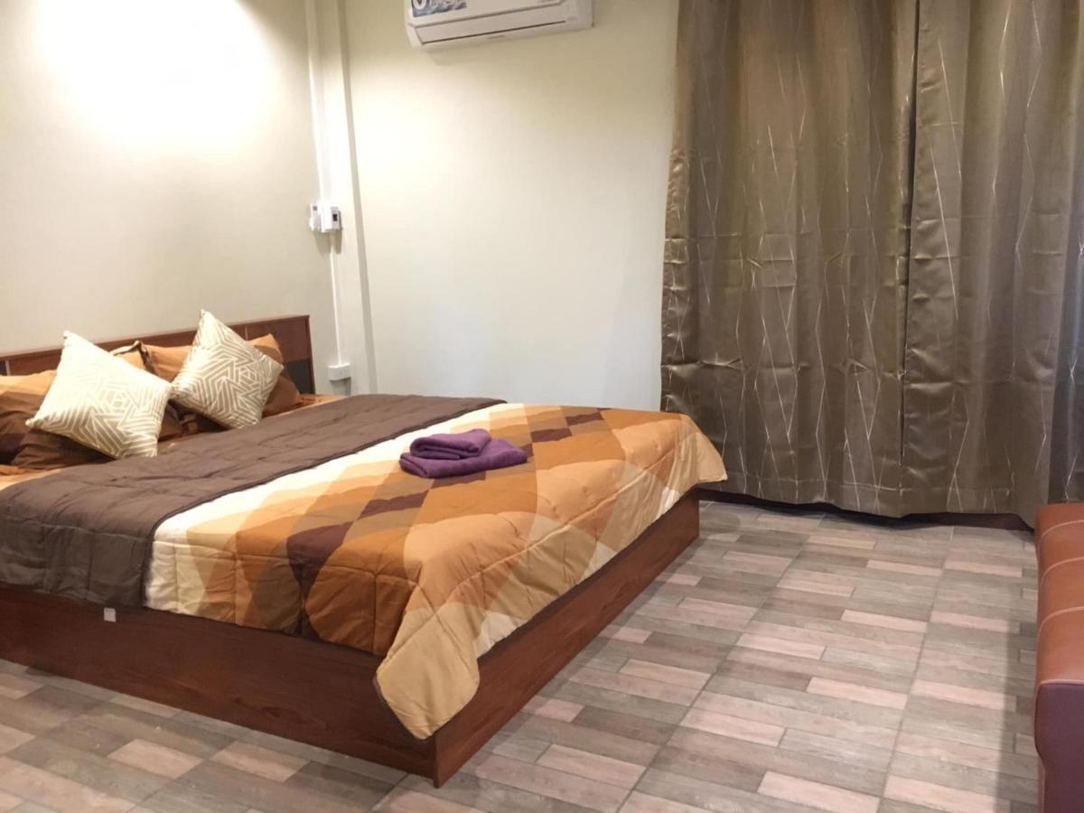 Guest house นพรัตน์การ์เด้นฮิลล์