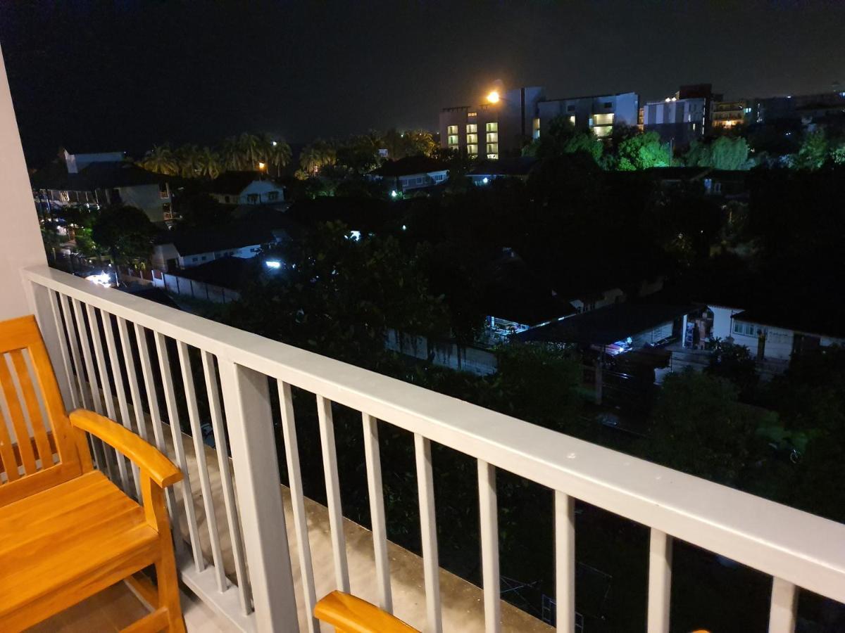 Apartment Execlusive Seaview 1 Bedroom With Toproof Pool At The Patio Bang Saen