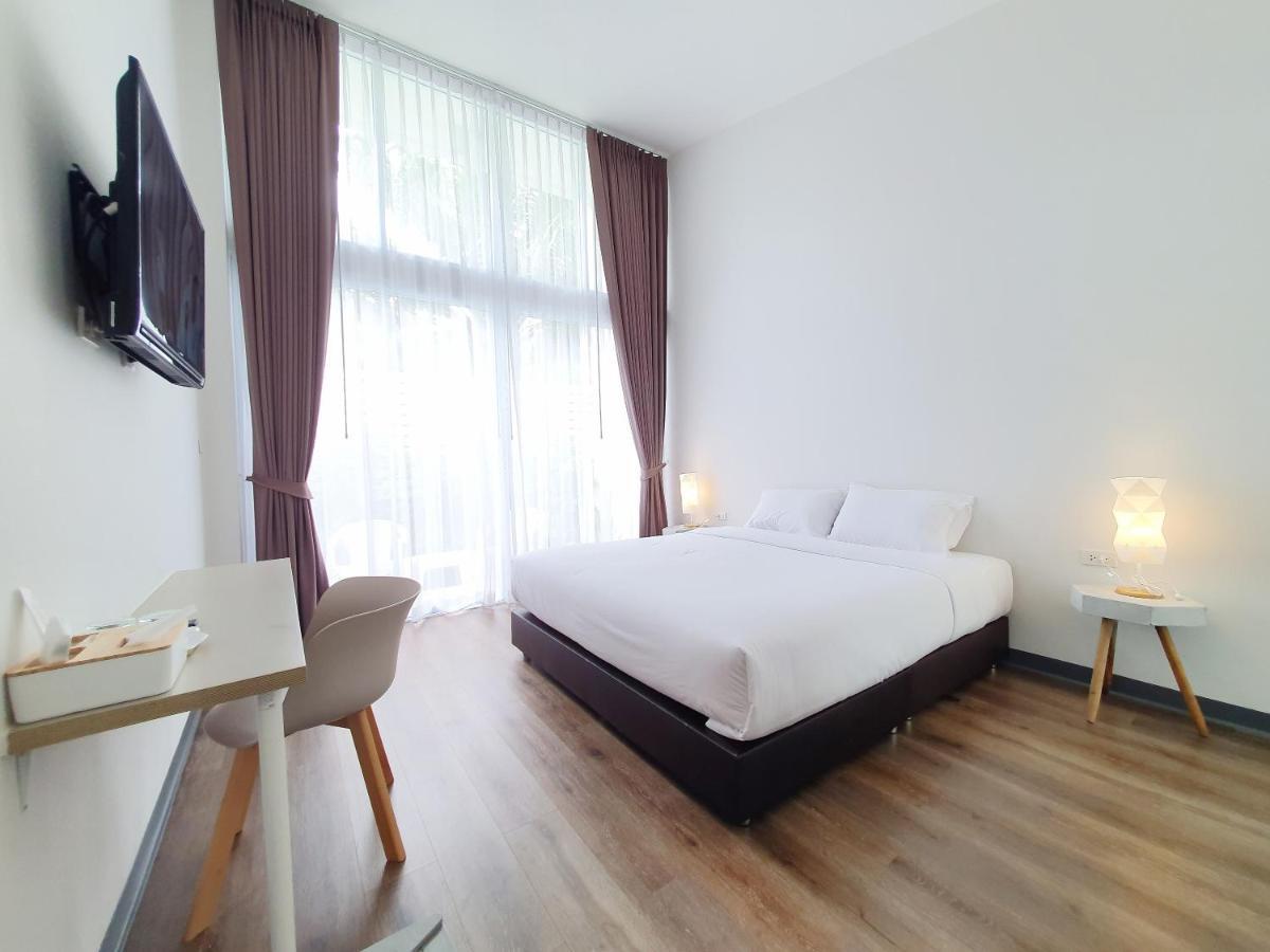Meet Boutique 3*