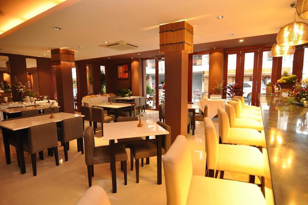 Hemingway's 3*