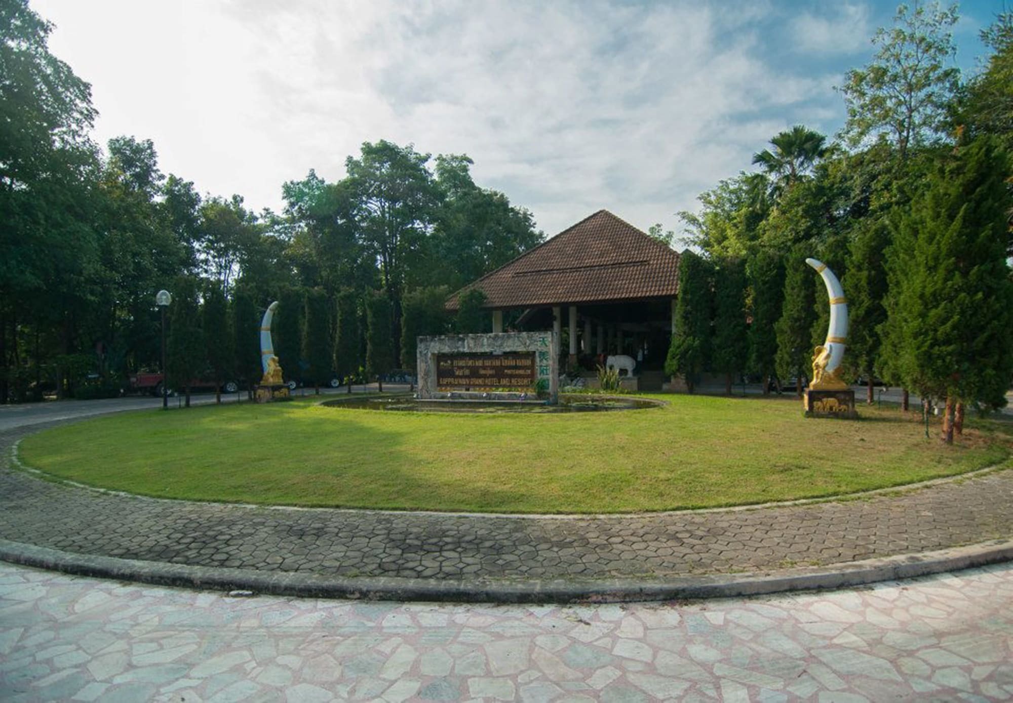 Sappraiwan Elephant & Sanctuary Resort Kaengsopha