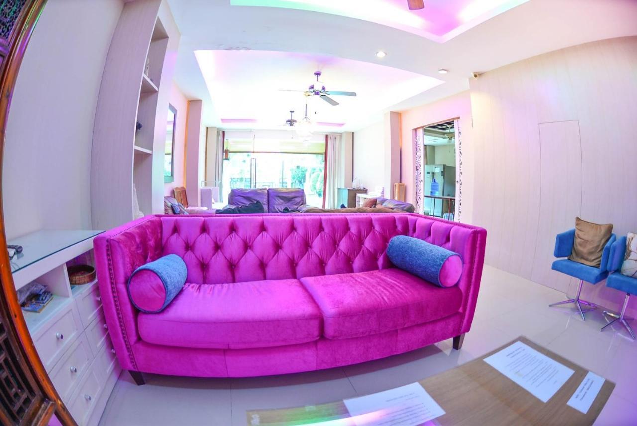 ตำหนักวิลล่า 10 ห้องนอน พร้อมสระว่ายน้ำส่วนตัว Villa Ban Nong Tabaek