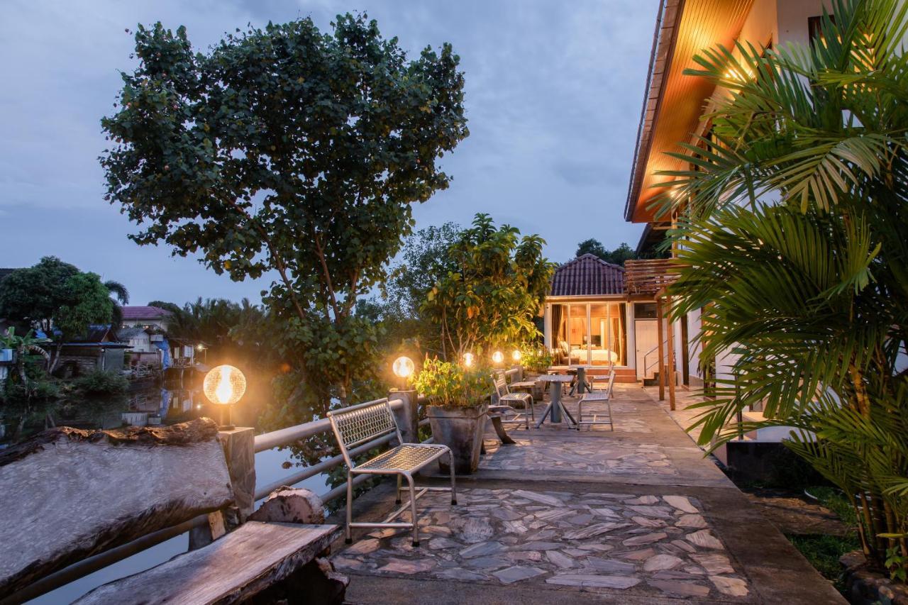 Hotel Baanrimnam Trat