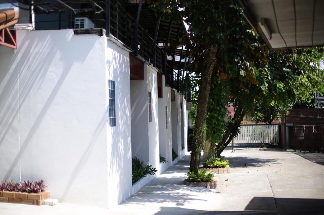 The First & Cafe Hotel Mae Rim