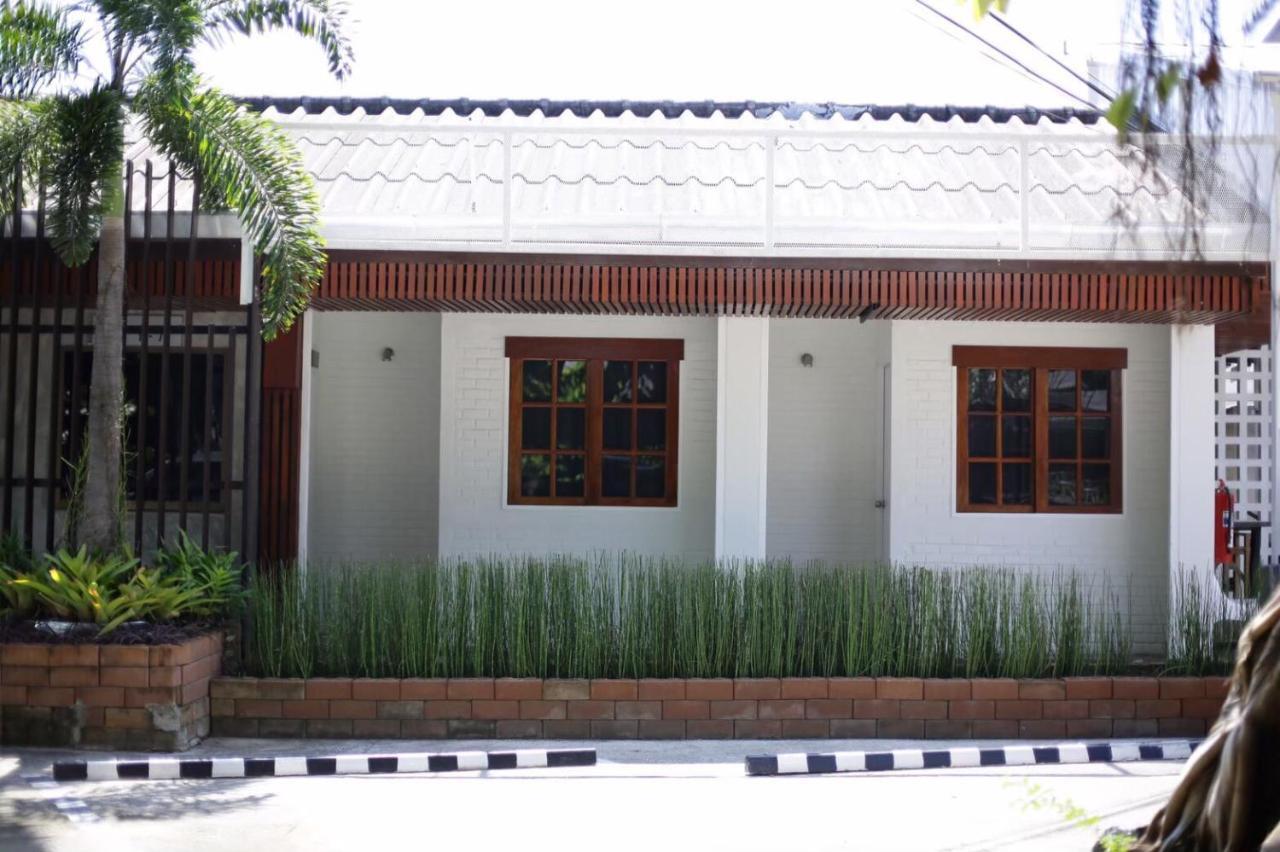 Hotel The First & Cafe Mae Rim