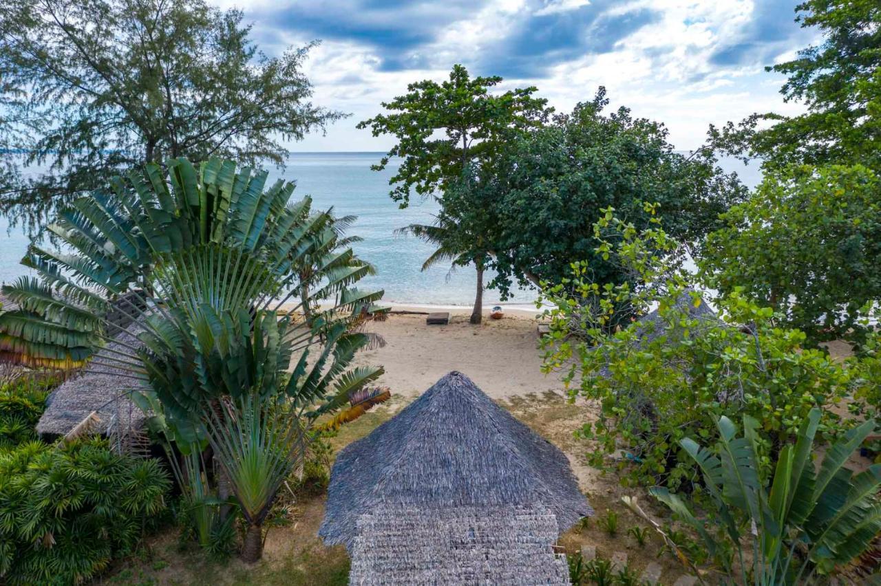 Resort Monkey Island