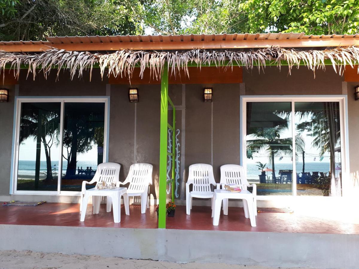 Phayam Friends Resort 2*