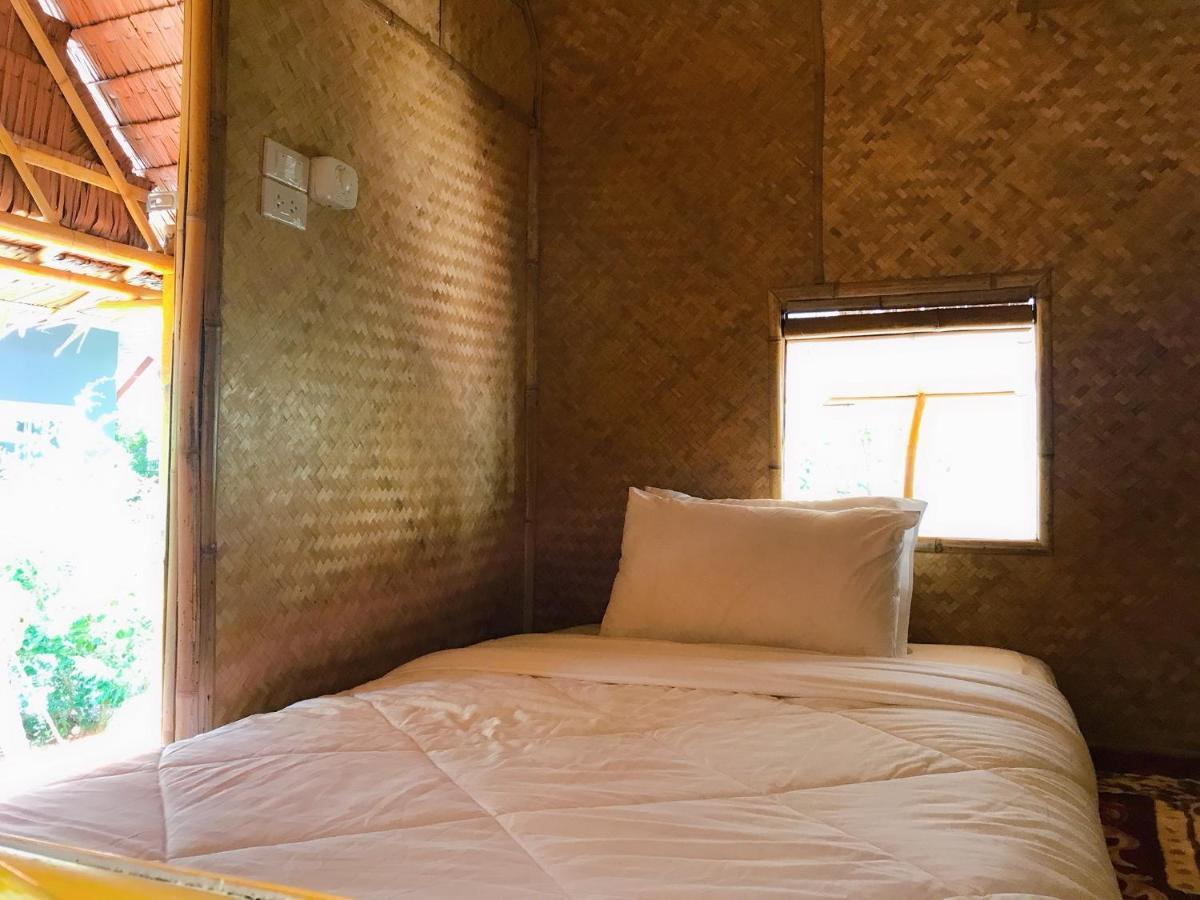 Khaolak Tusneem Guest house *