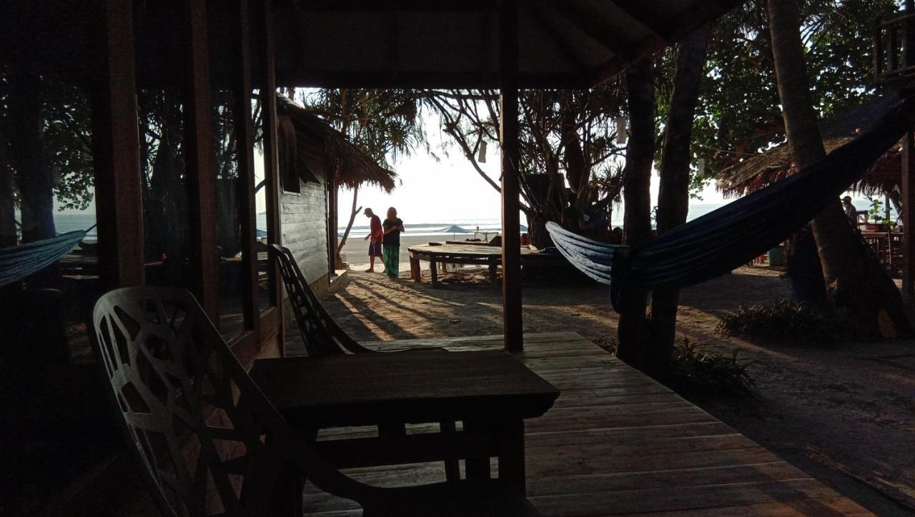 Lazy Hut