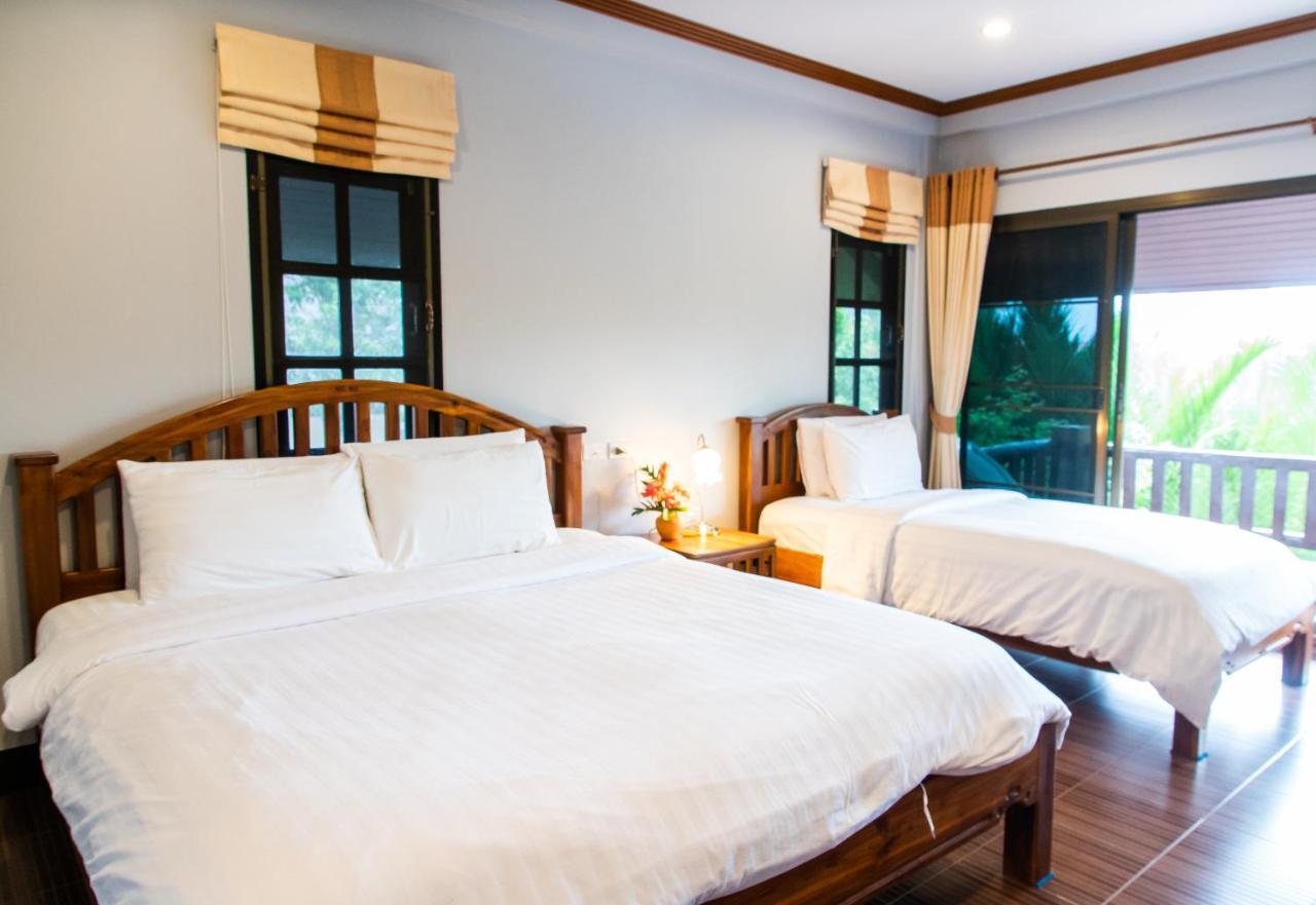 Hotel Baanrimnam Trat