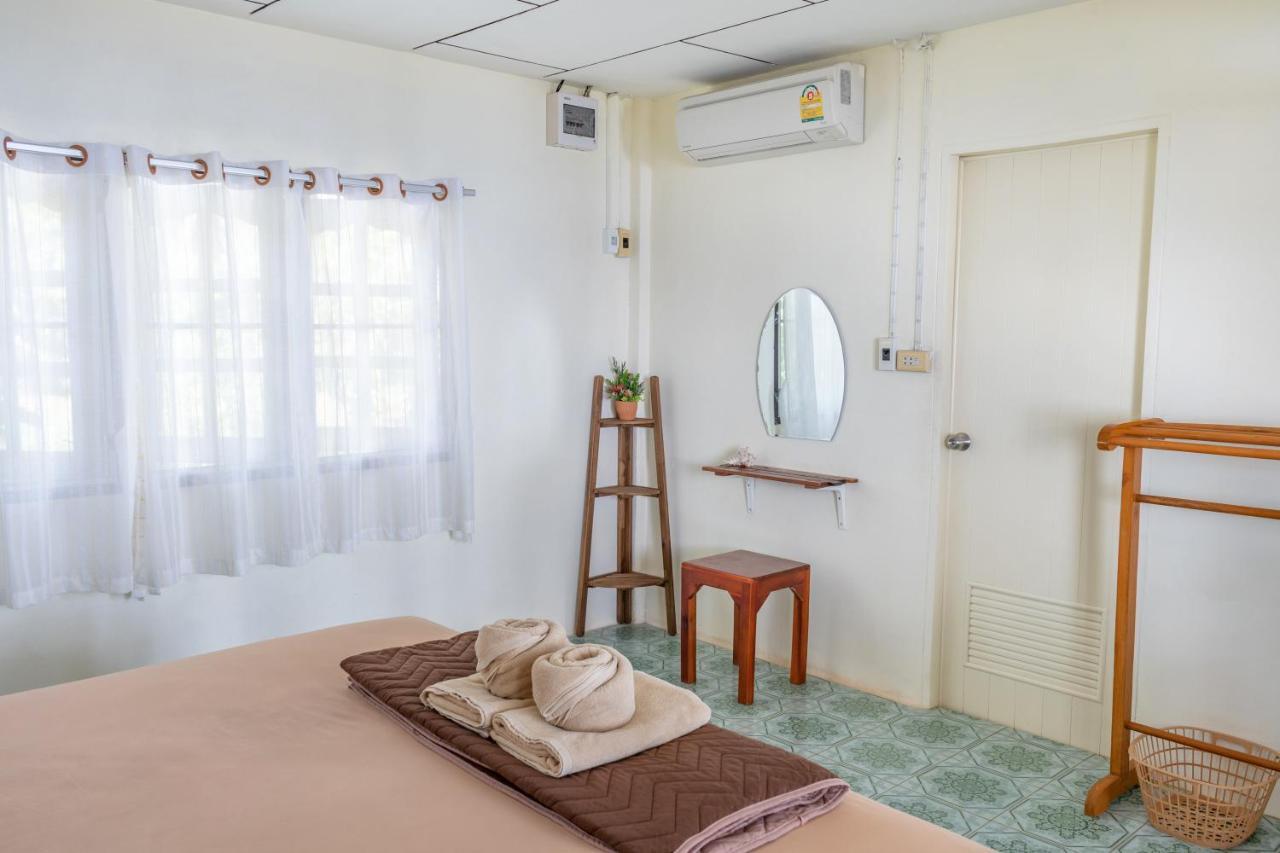 Inn Ta-lay Time Kohmak Koh Mak