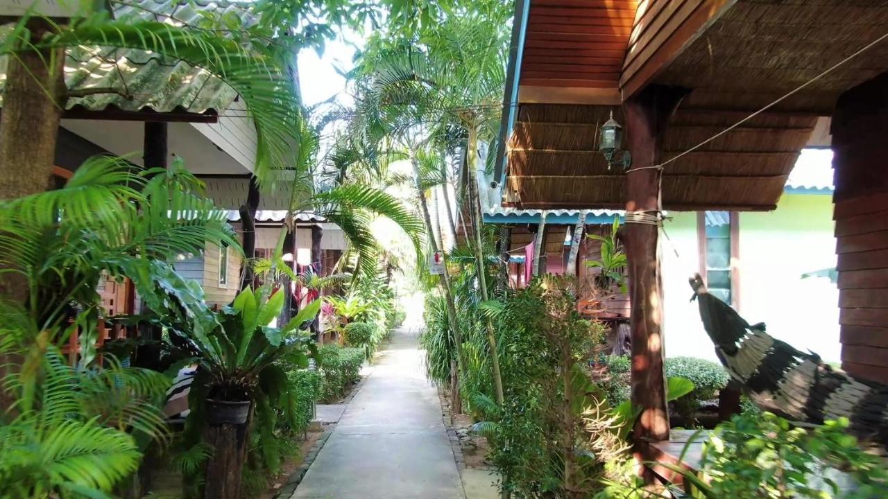 Lanta New Coconut Resort 3*