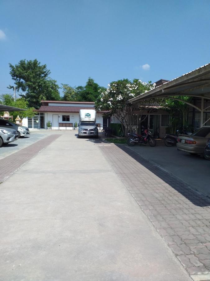 The Chill House Resort Ban Wang Khanai