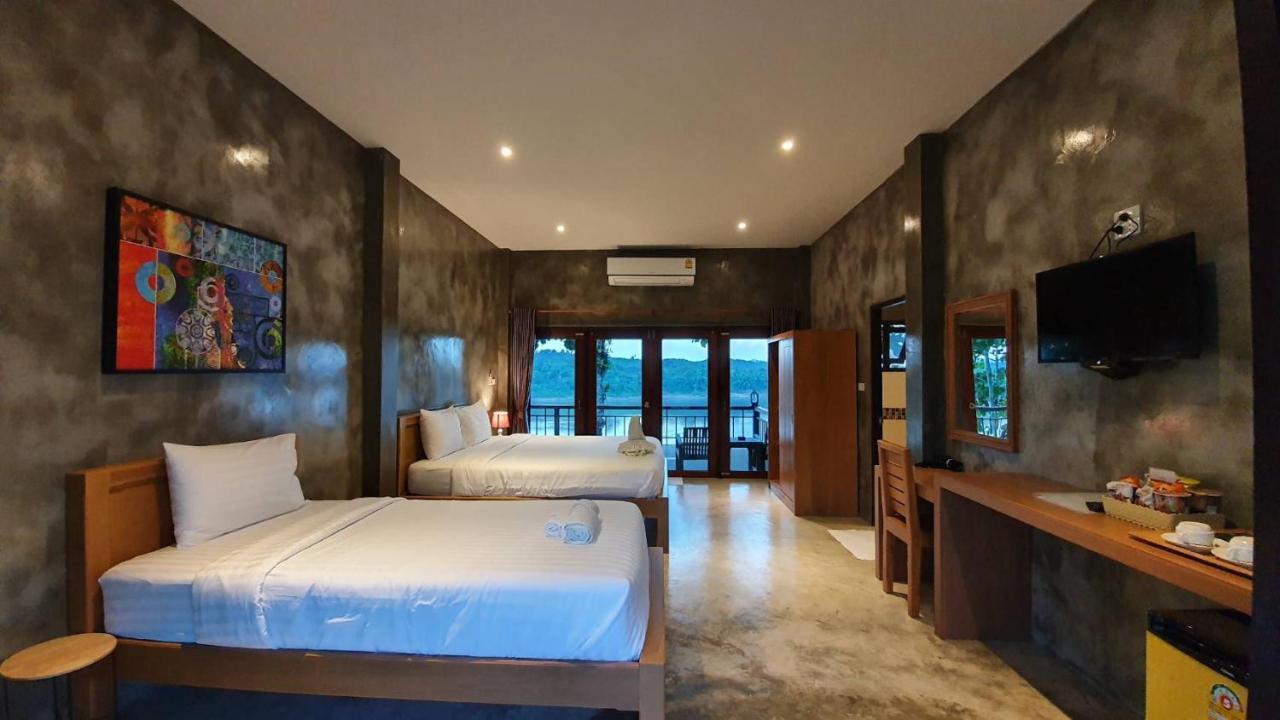 Chiang Klong Riverside 2*