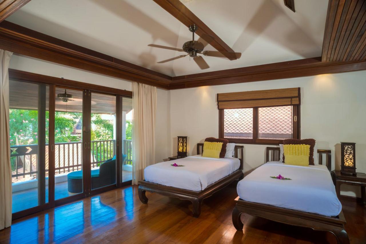 Villa 4 Bedroom Baan Banburee, Seconds From *