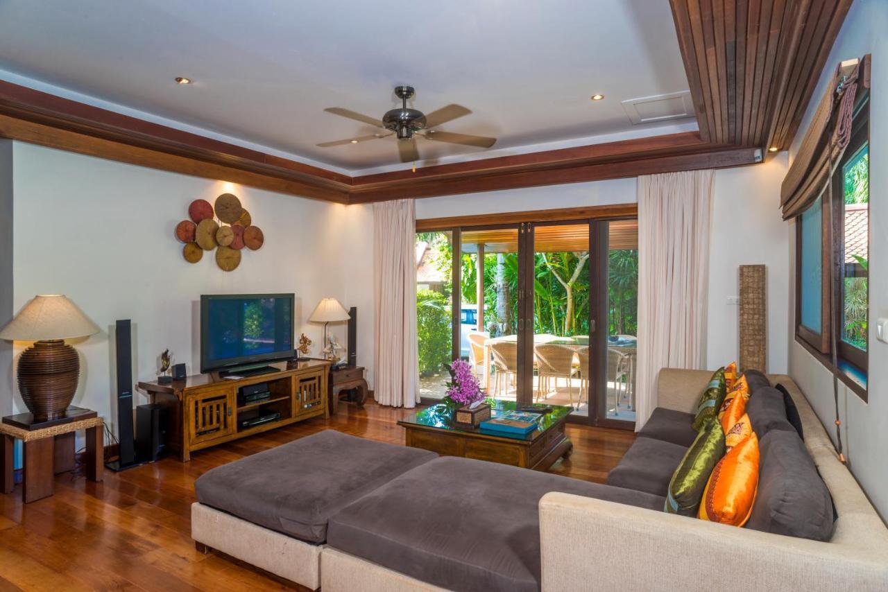 Villa 4 Bedroom Baan Banburee, Seconds From *